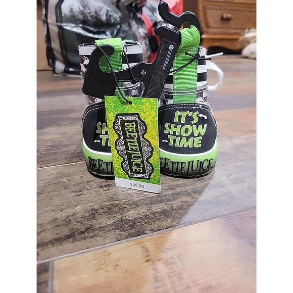 BEETLEJUICE - SIZE: 6 - Women's High-Top Sneakers W/Cushioned Insoles! - NEW! - Picture 8 of 12